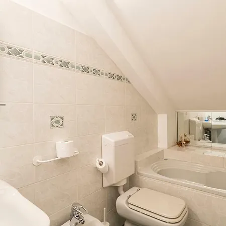 Дом отдыха Riviera Леванто